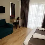 酒店 Ata Durrës